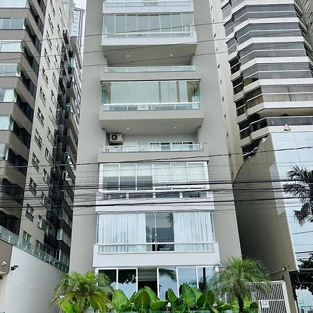 Апартаменты Avenida Atlantica, Beira Mar, Pe Na Areia Балнеариу-Камбориу Экстерьер фото
